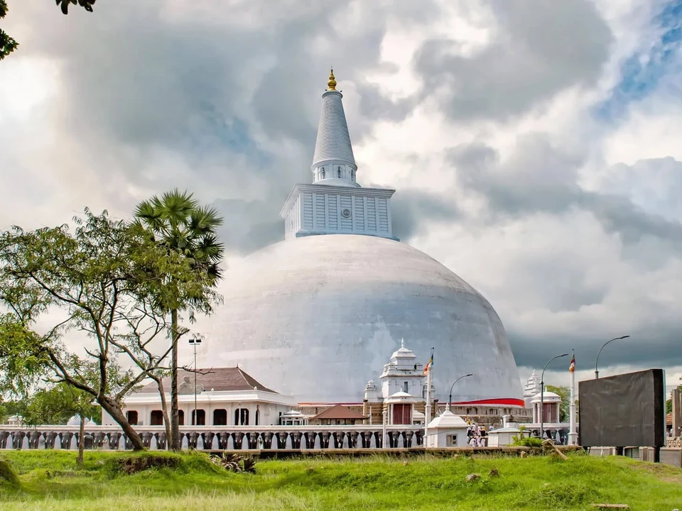 Sri Maha Bodhi & Ruwanwelisaya
