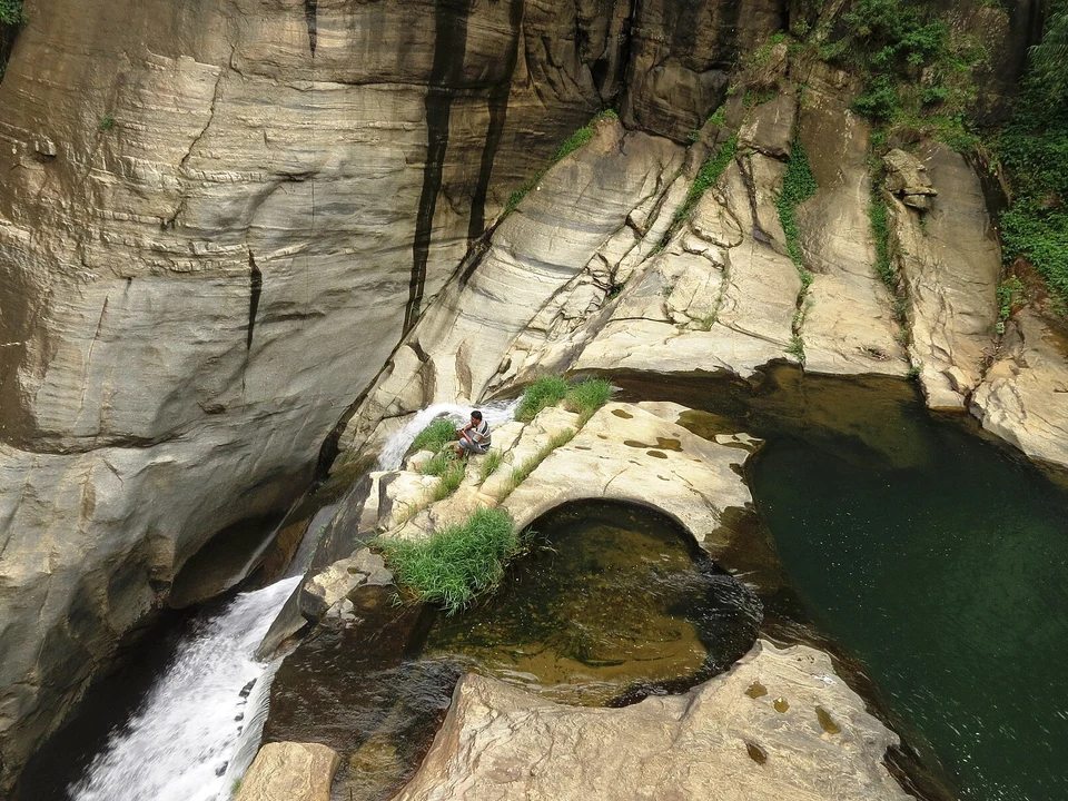 Ravana Falls & Pool Valley