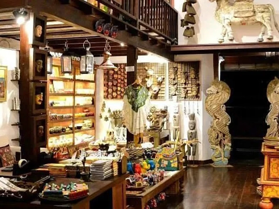 Boutique Lanes & Art Galleries