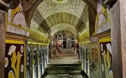 Kandy City & Temple Tour
